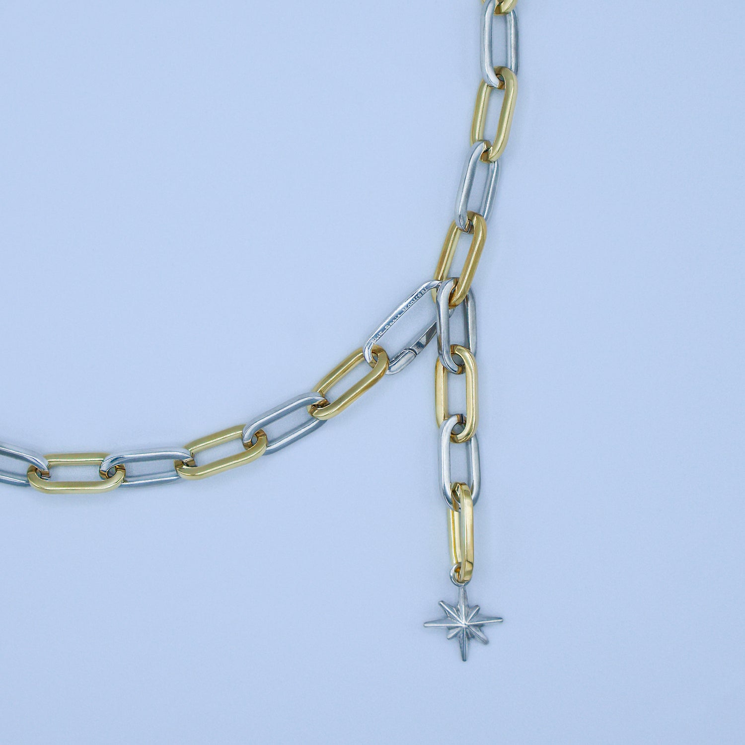 Close up Collier ICONIC
